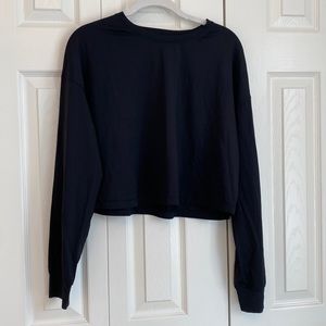 Lululemon cropped black shirt, size 6